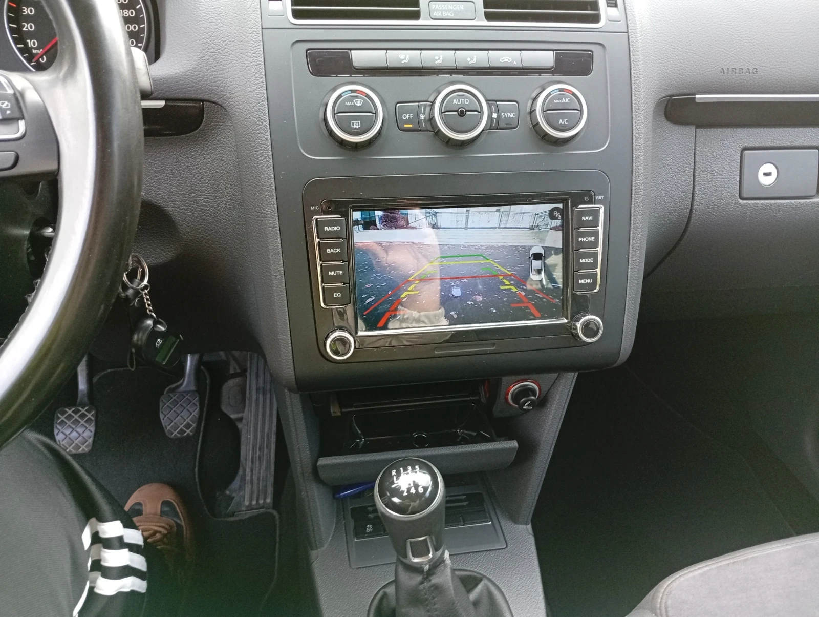 VW Touran 1.4tsi ecofuel 150ks 6+ 1 Места - изображение 10