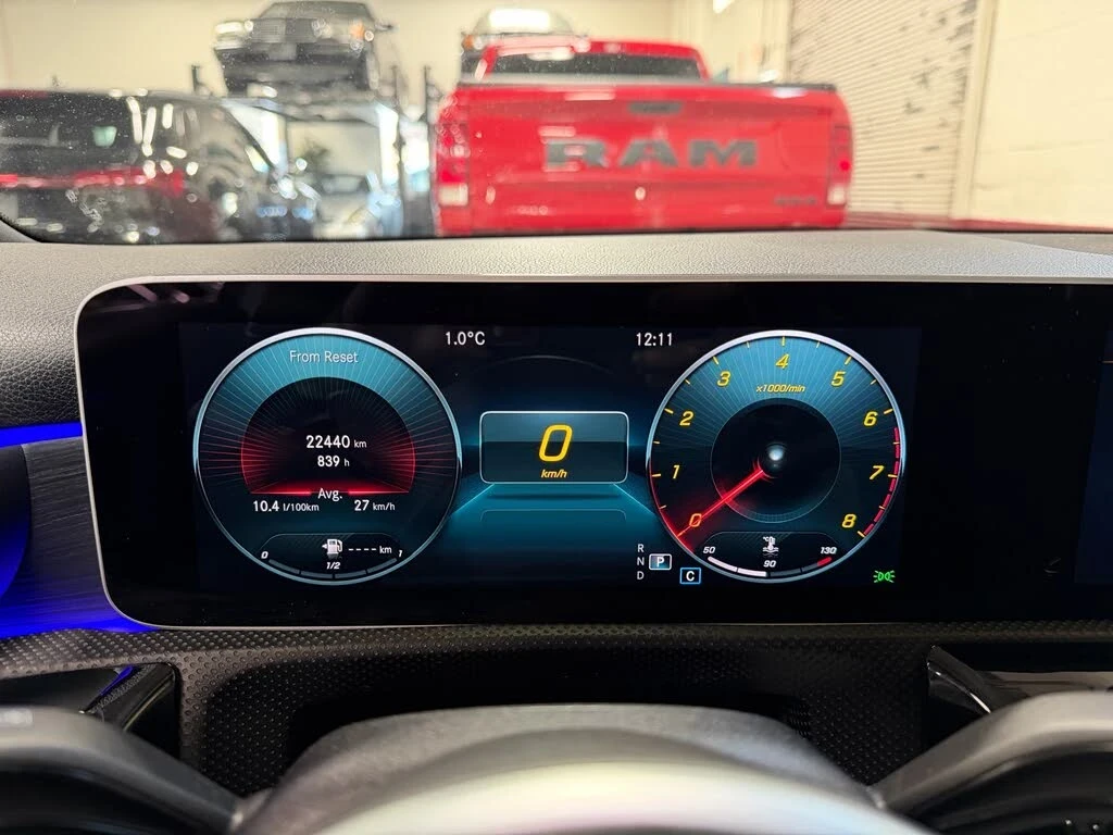 Mercedes-Benz A 220 4MATIC AWD АвтоКредит (Цена до БГ) - изображение 8