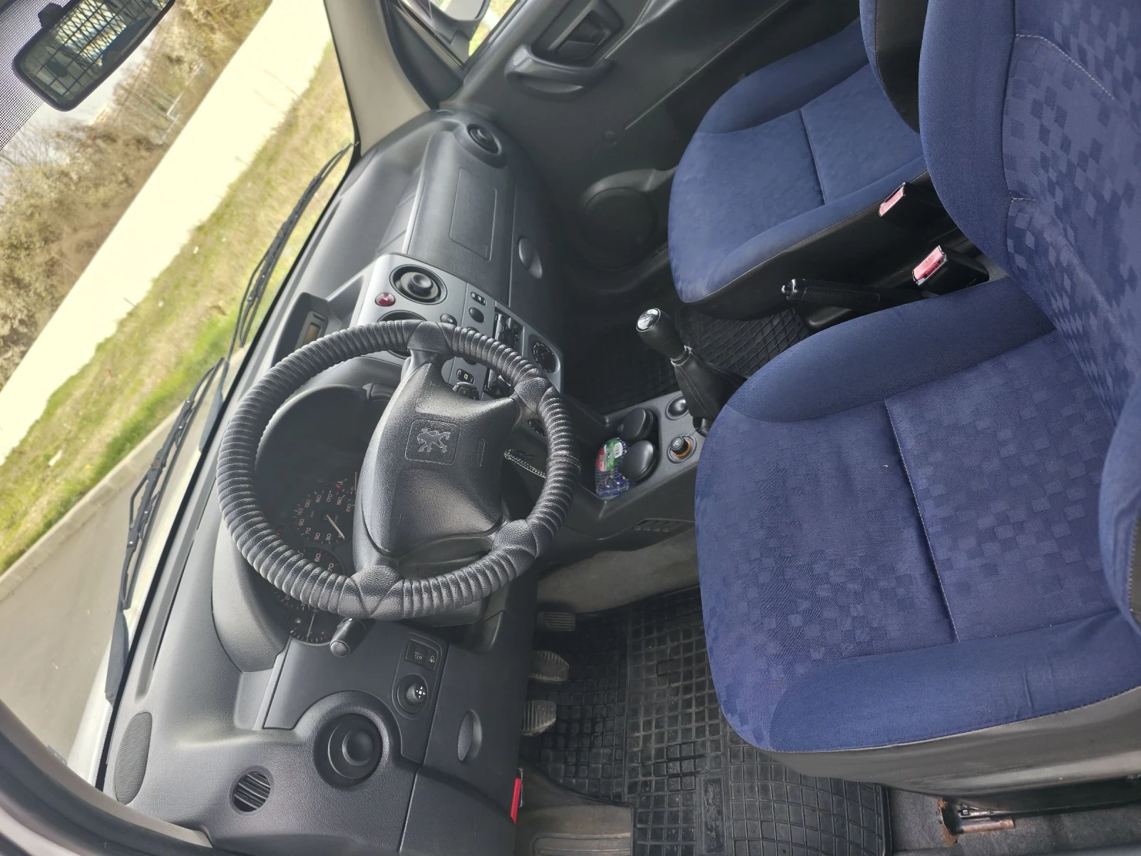 Peugeot Partner 1.6HDI Товарен!, снимка 11 - Автомобили и джипове - 54180962