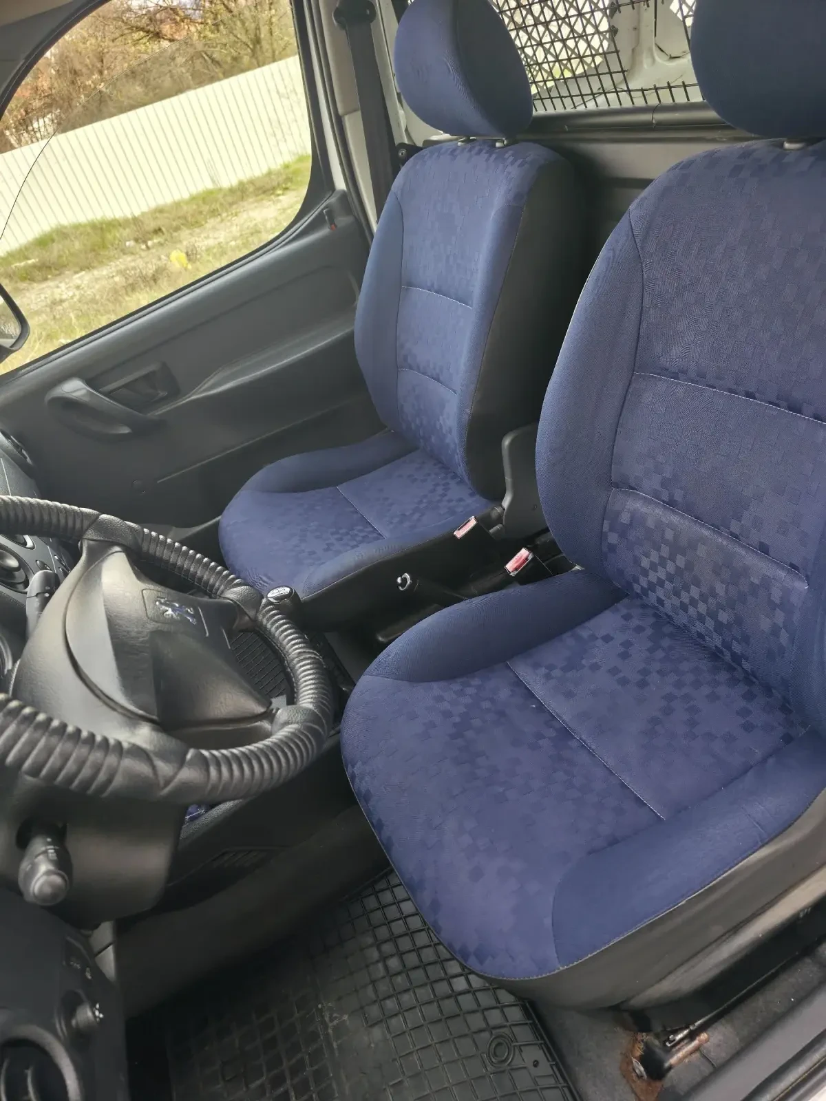 Peugeot Partner 1.6HDI Товарен!, снимка 14 - Автомобили и джипове - 54180962