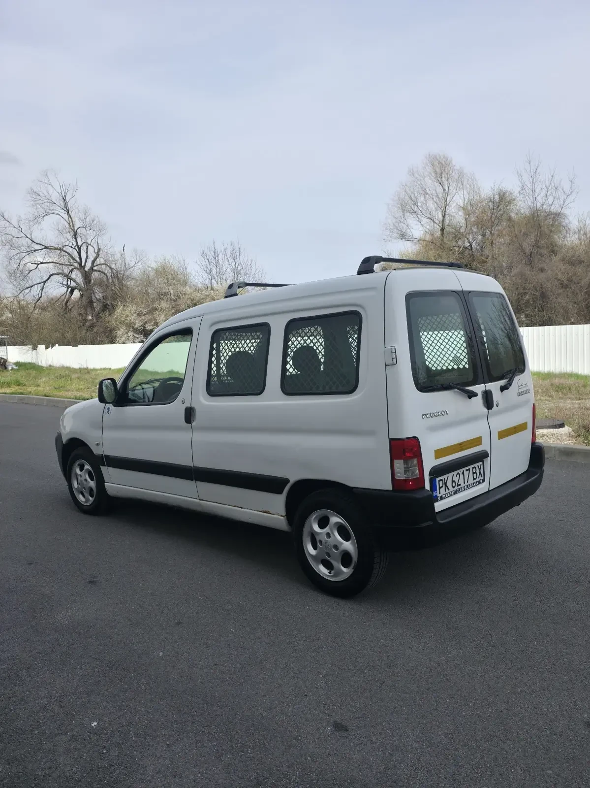 Peugeot Partner 1.6HDI Товарен!, снимка 8 - Автомобили и джипове - 54180962