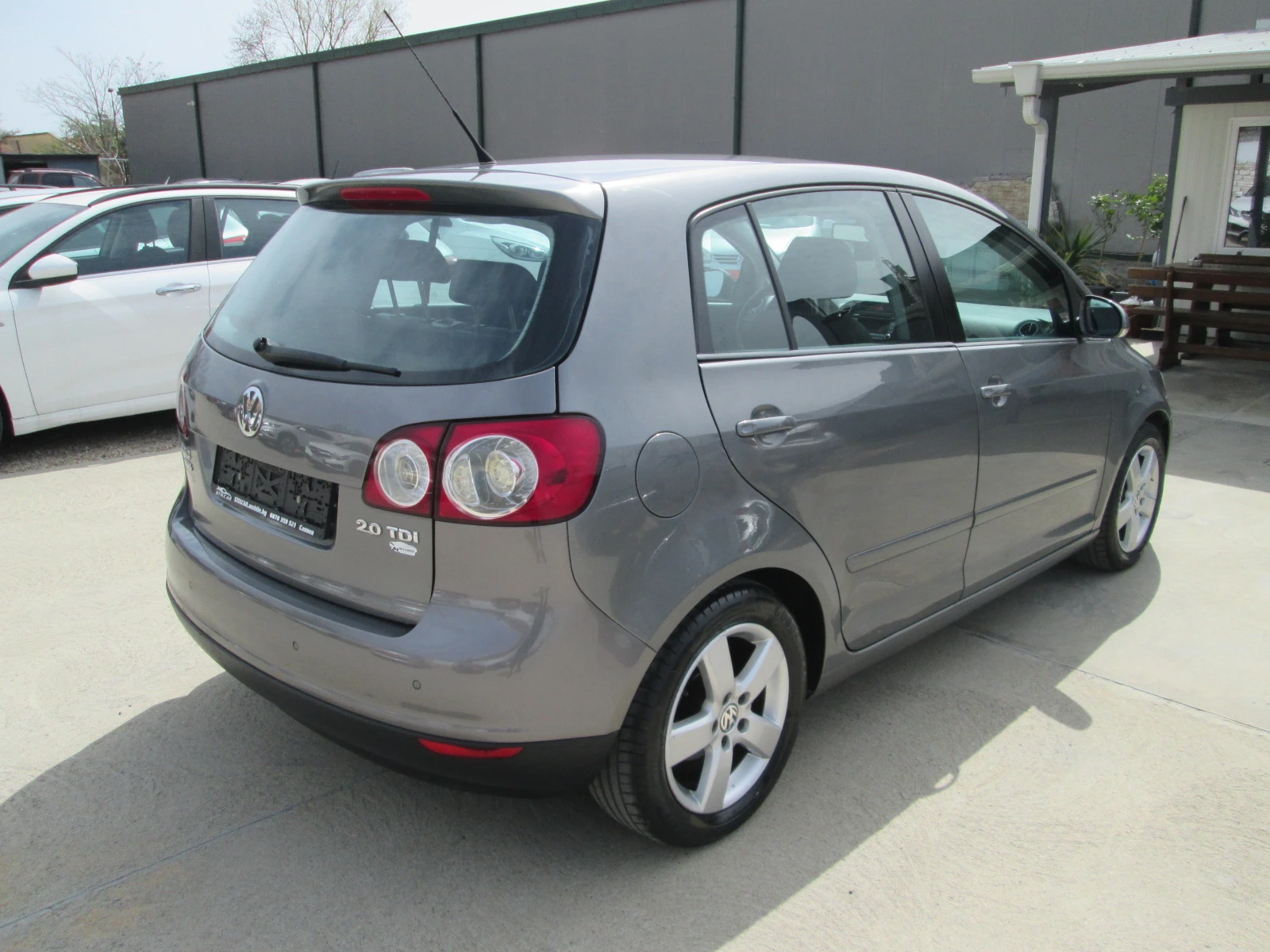 VW Golf Plus 2.0TDI-Автоматик-Кожа-Ксенон-Сервизна история!!!, снимка 4 - Автомобили и джипове - 54217968