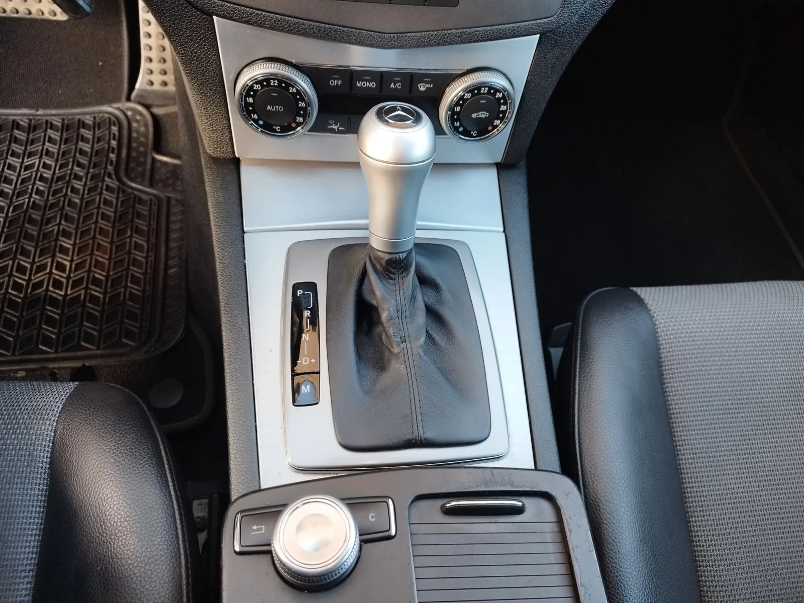 Mercedes-Benz C 250 CDI, AMG, PANORAMA, NAVI, 204 k.c., снимка 15 - Автомобили и джипове - 54429657