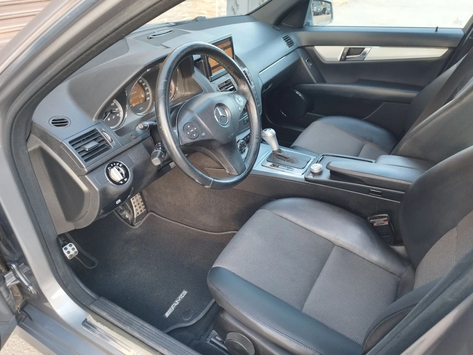 Mercedes-Benz C 250 CDI, AMG, PANORAMA, NAVI, 204 k.c., снимка 10 - Автомобили и джипове - 54429657