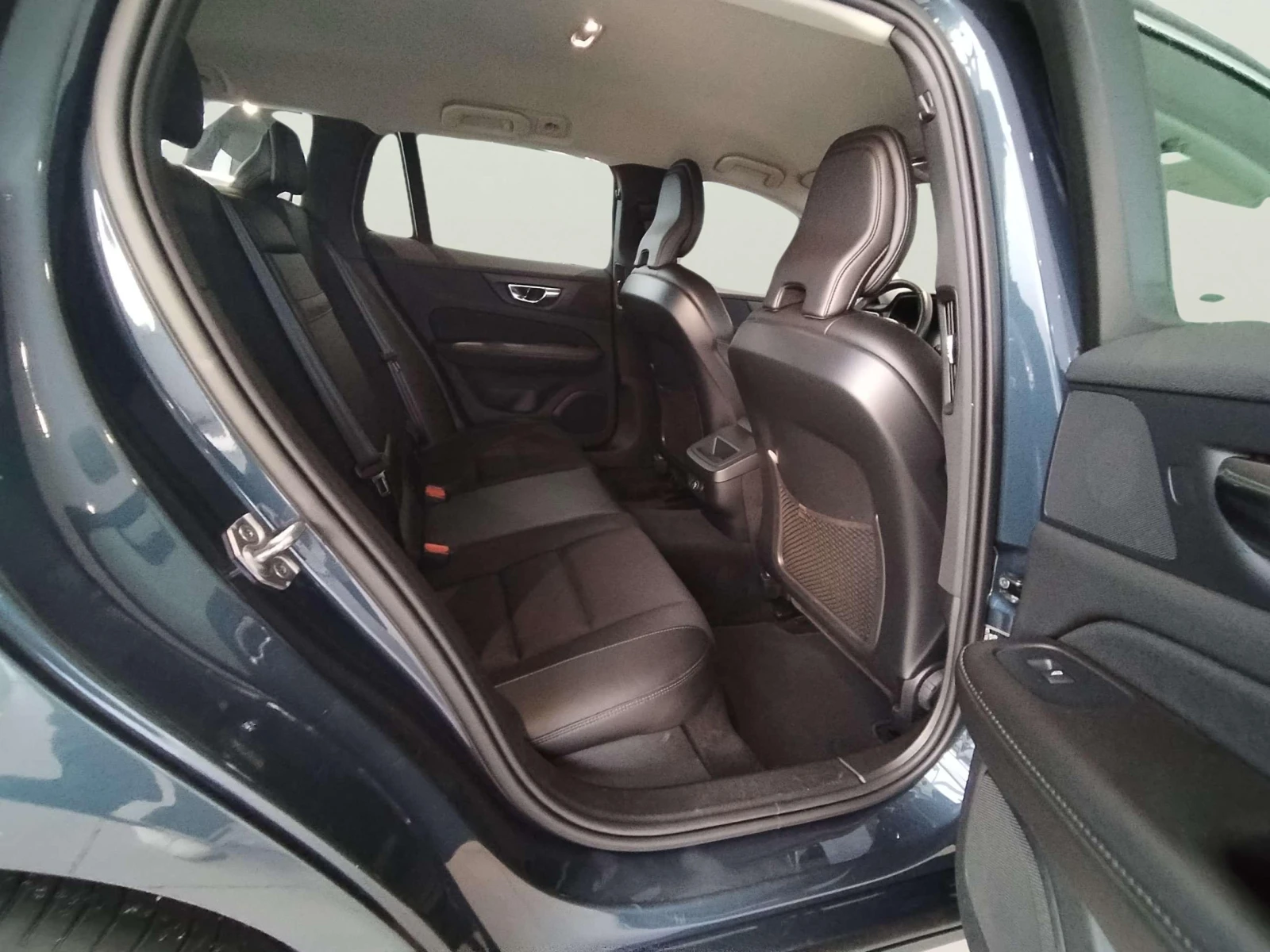 Volvo V60 2, 0, снимка 10 - Автомобили и джипове - 54540797