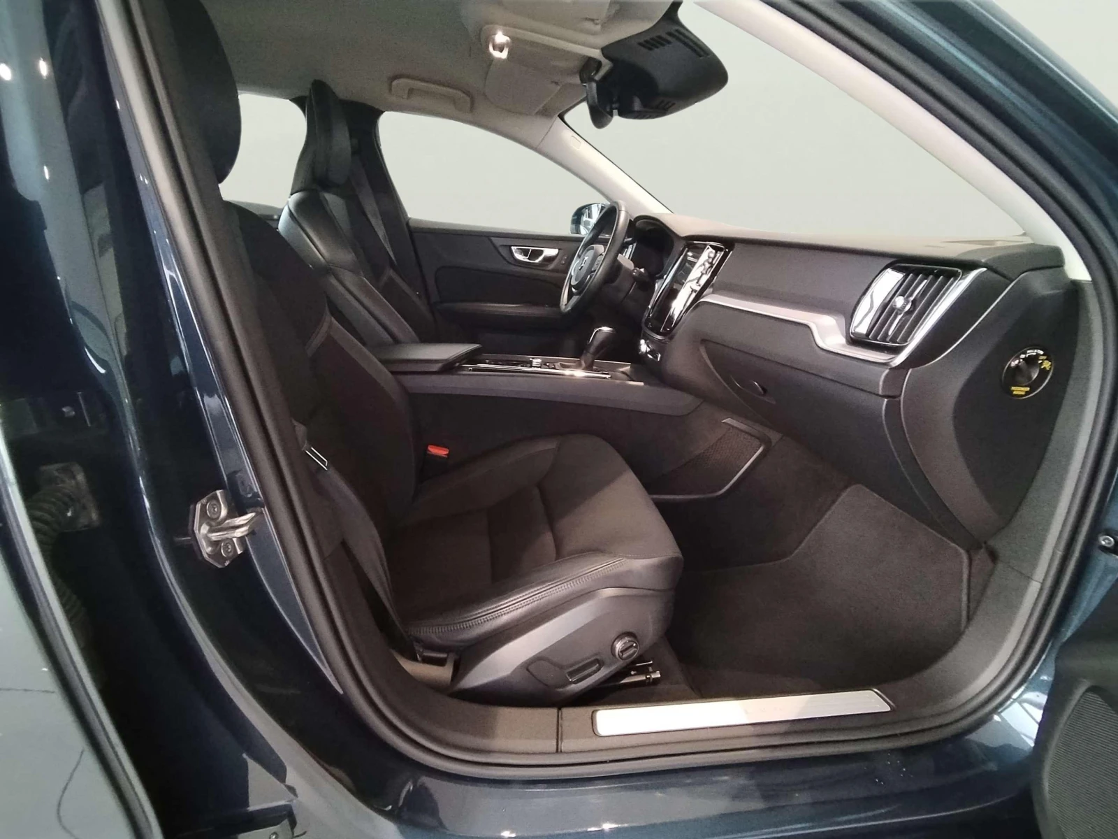 Volvo V60 2, 0, снимка 9 - Автомобили и джипове - 54540797