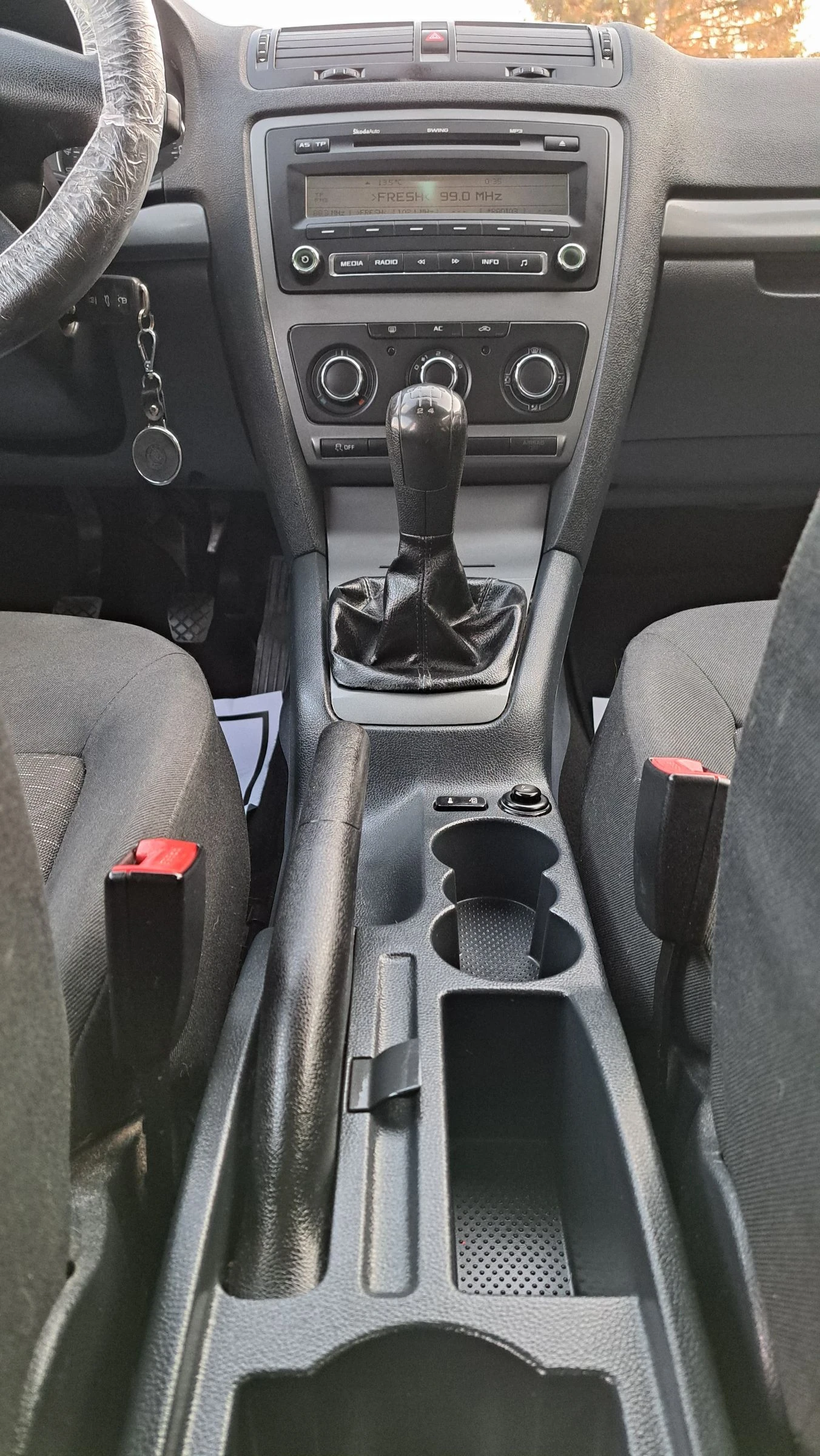 Skoda Octavia  1.6 TDI ЛИЗИНГ ТОП СЪСТОЯНИЕ , снимка 8 - Автомобили и джипове - 54578803