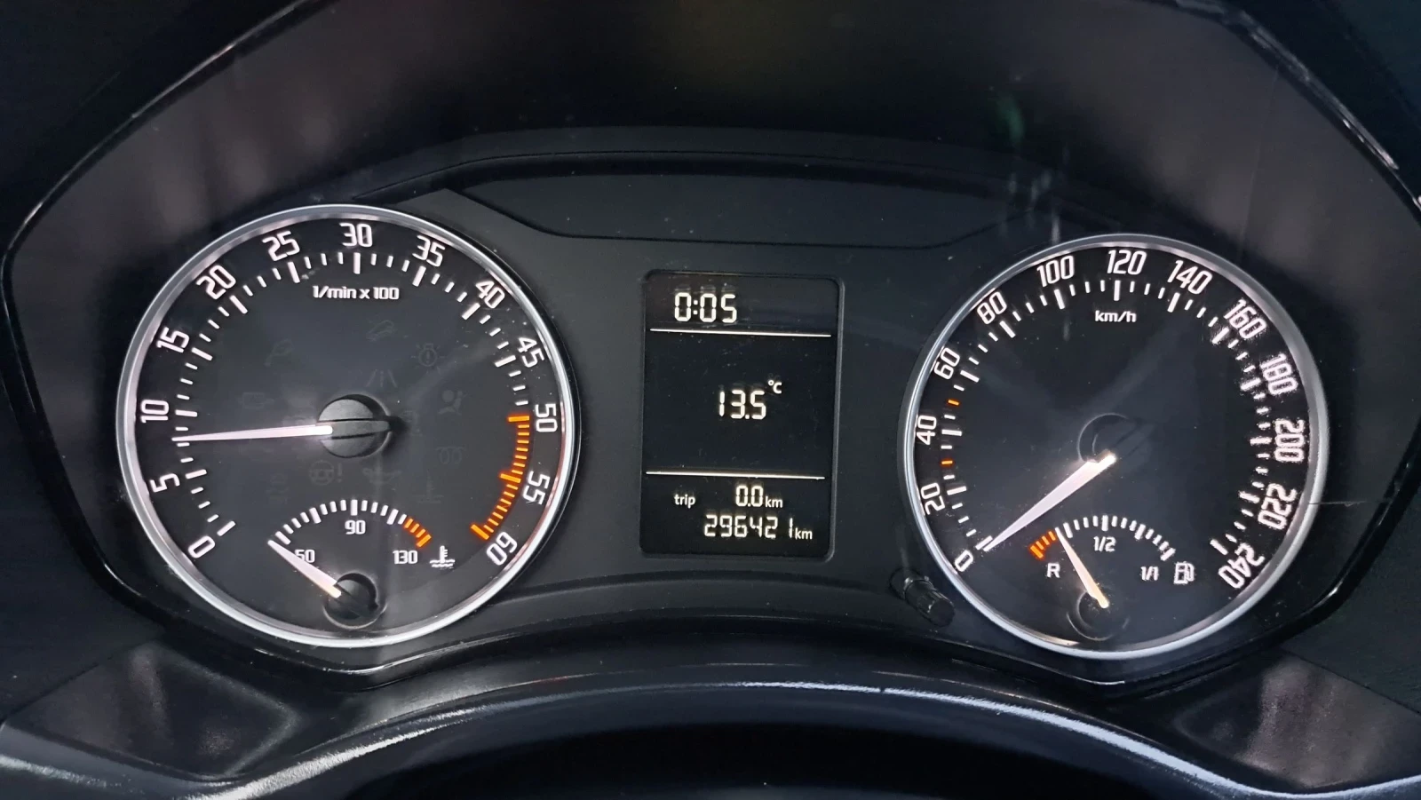Skoda Octavia  1.6 TDI ЛИЗИНГ ТОП СЪСТОЯНИЕ , снимка 16 - Автомобили и джипове - 54578803