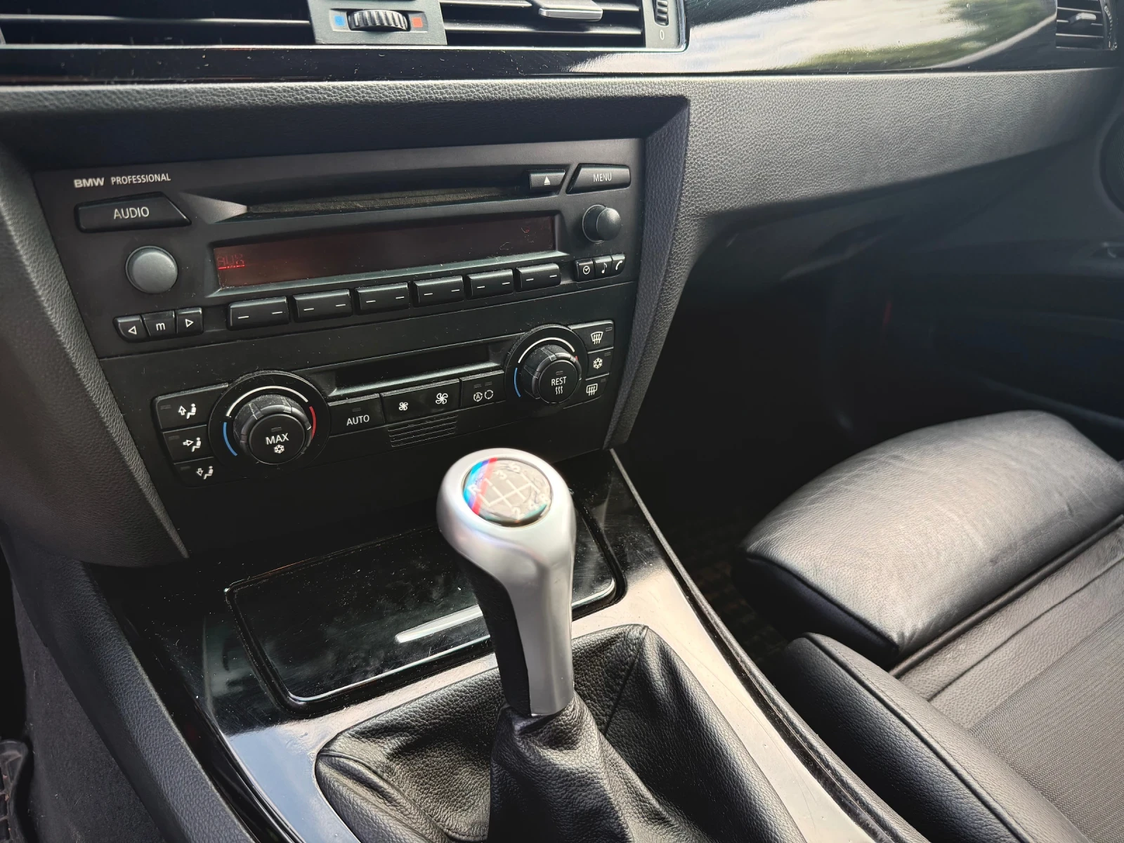 BMW 320 i /RWD /M3 OPTIC /TOP, снимка 13 - Автомобили и джипове - 55326632