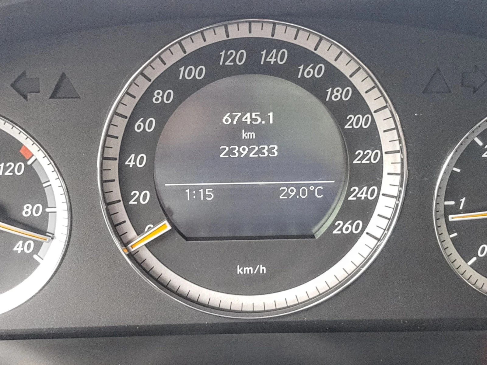 Mercedes-Benz C 220   - 170к.с., снимка 9 - Автомобили и джипове - 55949030