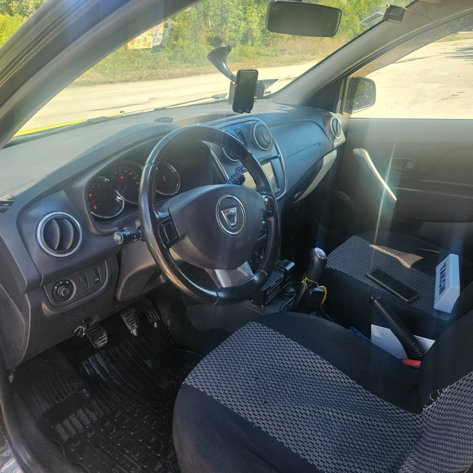 Dacia Sandero Stepway, снимка 11 - Автомобили и джипове - 56210513