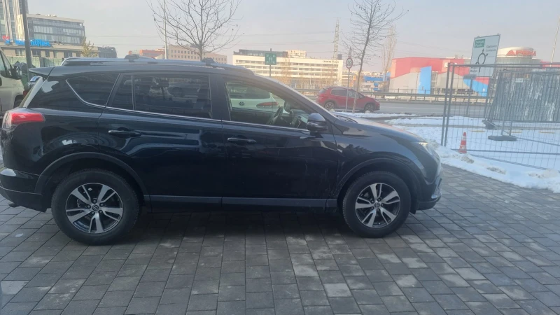 Toyota Rav4 2.0, снимка 9 - Автомобили и джипове - 49290626