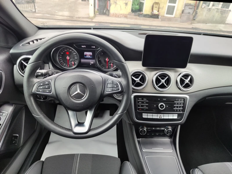 Mercedes-Benz GLA 220, снимка 11 - Автомобили и джипове - 49323700