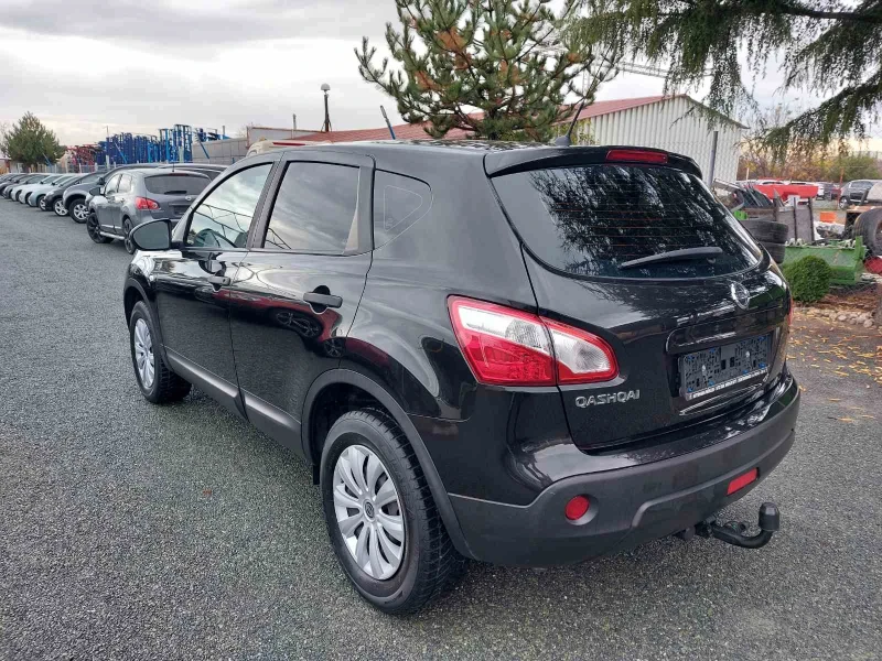 Nissan Qashqai 1.6i, снимка 11 - Автомобили и джипове - 52471995