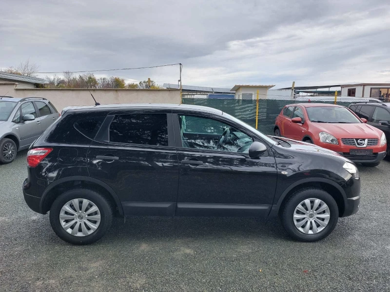 Nissan Qashqai 1.6i, снимка 4 - Автомобили и джипове - 52471995