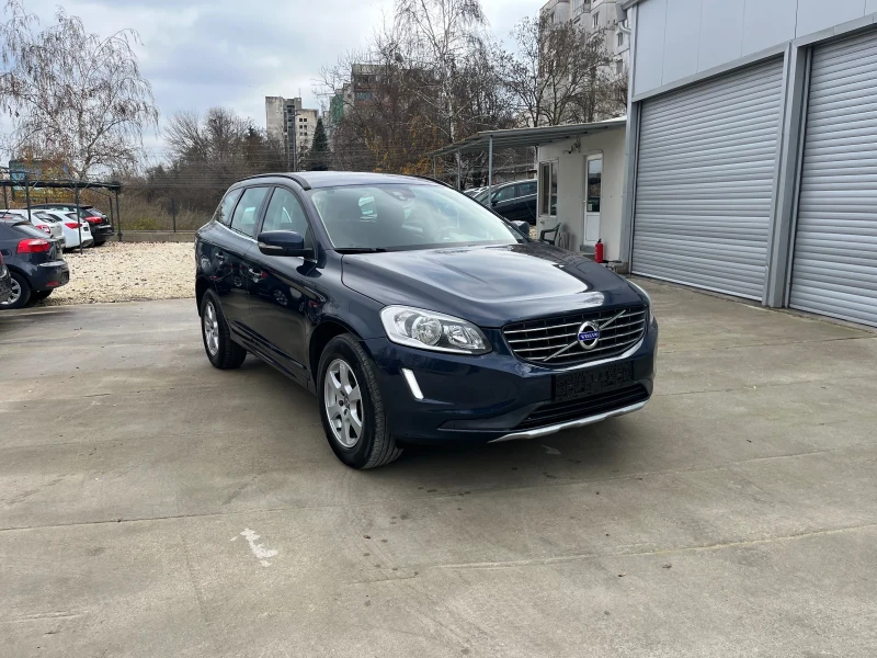 Volvo XC60 2.4 D 4x4, снимка 4 - Автомобили и джипове - 52752540