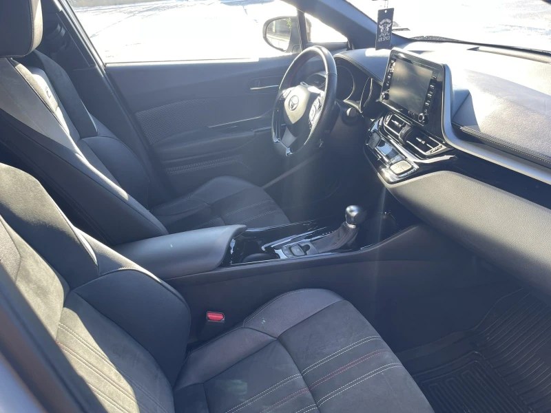 Toyota C-HR, снимка 12 - Автомобили и джипове - 53069269