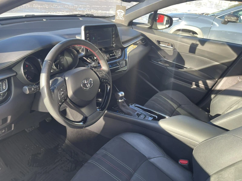 Toyota C-HR, снимка 11 - Автомобили и джипове - 53069269