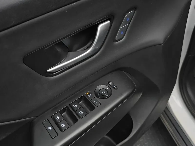 Hyundai Kona Gasoline 1.6 Turbo 2Wd Inspiration, снимка 15 - Автомобили и джипове - 55309423