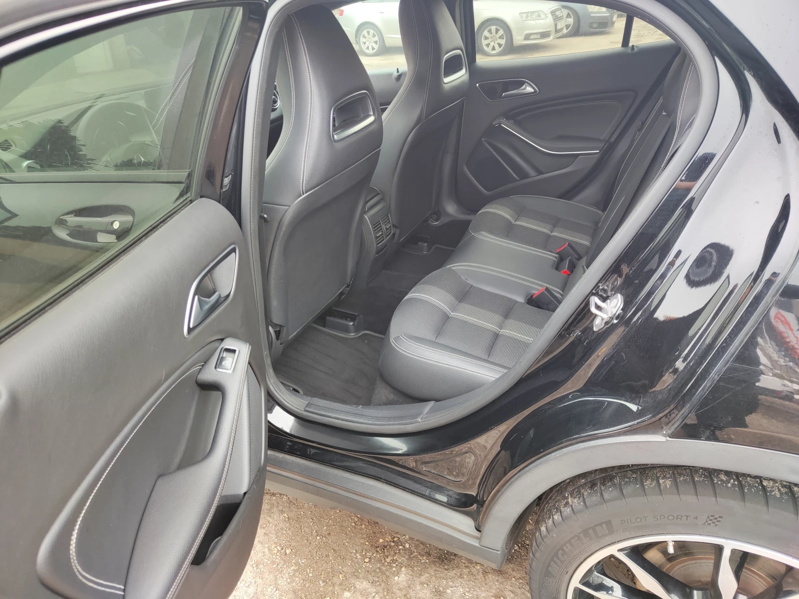 Mercedes-Benz GLA 220 | Mobile.bg   12