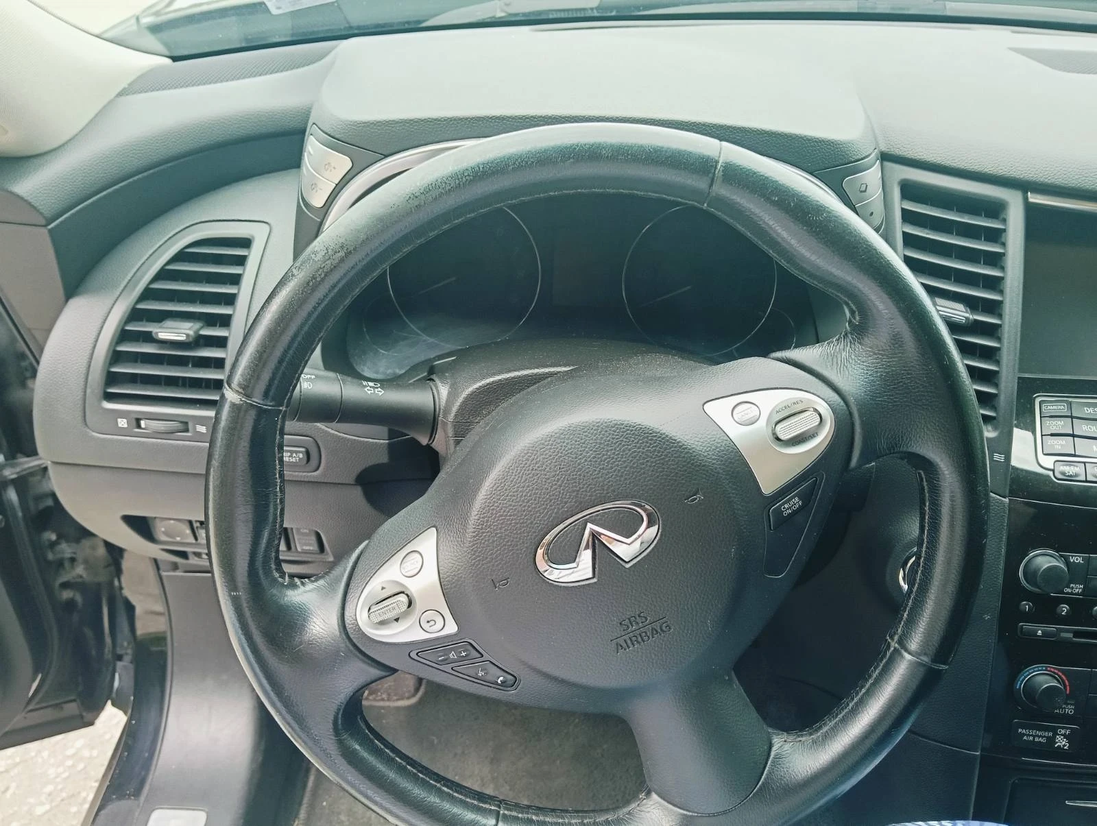 Infiniti QX70  - изображение 8