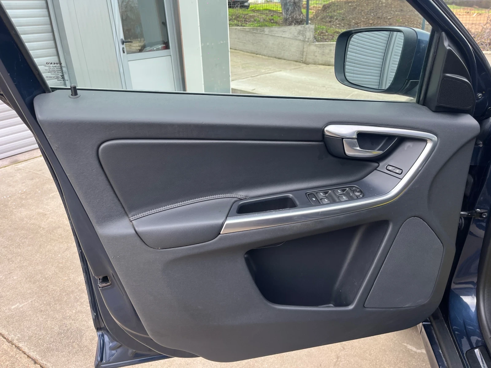 Volvo XC60 2.4 D 4x4 | Mobile.bg � ����������� 14