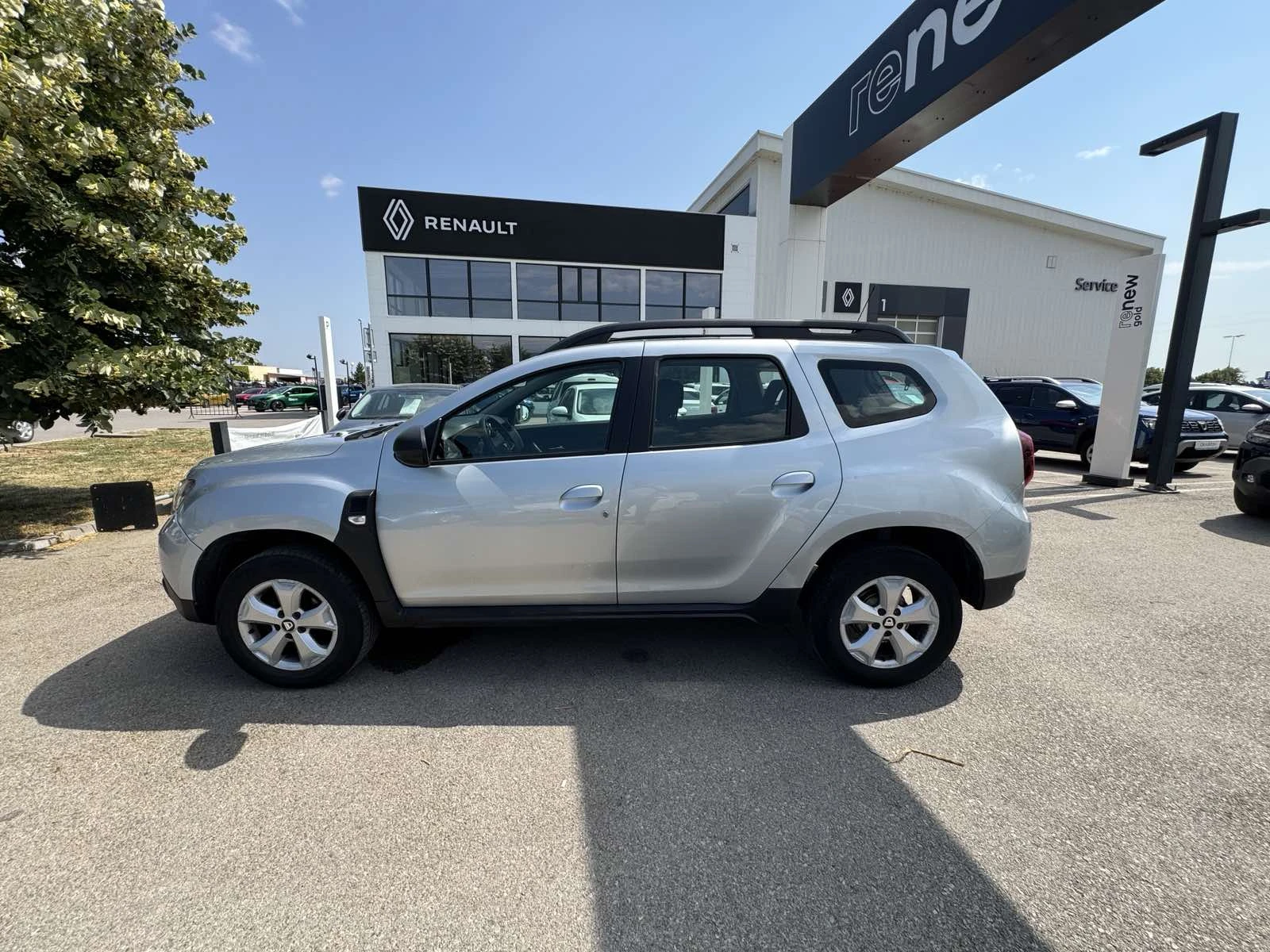 Dacia Duster 1.6I LPG, снимка 3 - Автомобили и джипове - 55115244