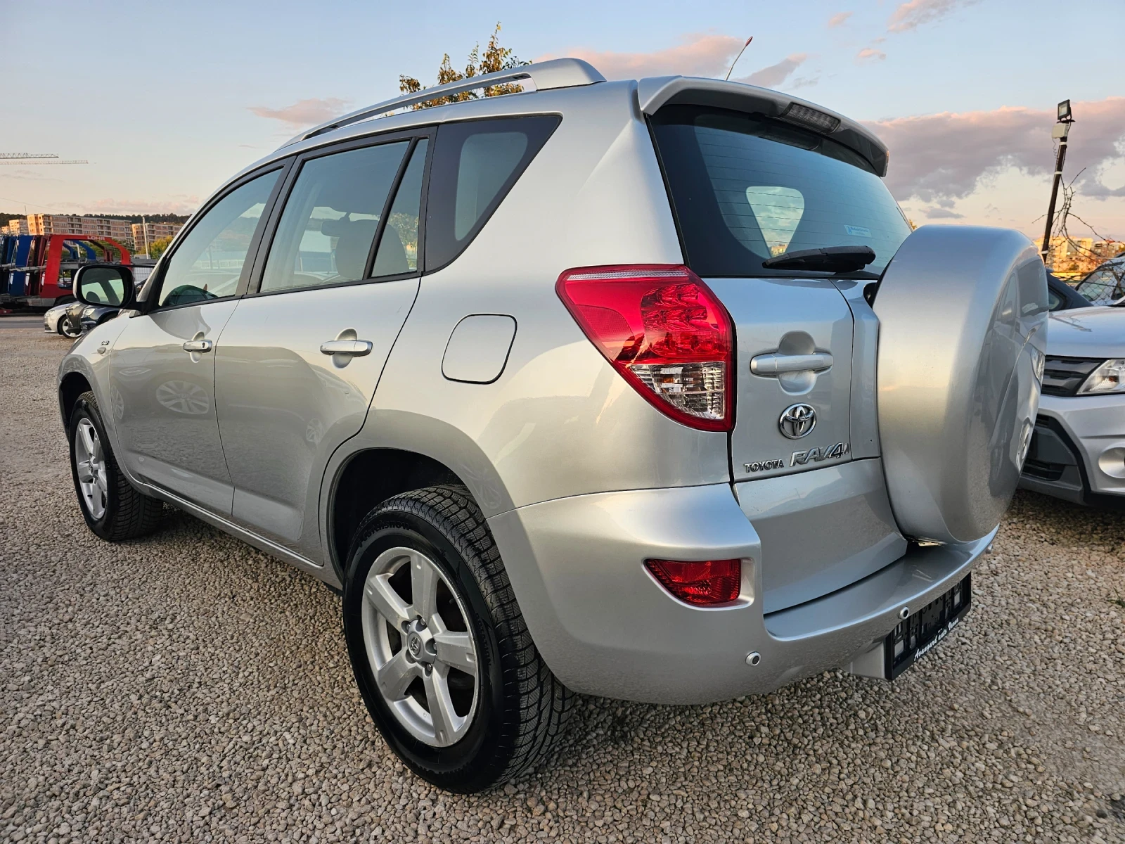 Toyota Rav4 2.2D-4D, 136к.с., 4х4 , снимка 6 - Автомобили и джипове - 55495087