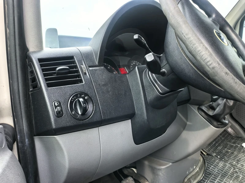 VW Crafter 2.5TDI na 4asti, снимка 8 - Бусове и автобуси - 51559015