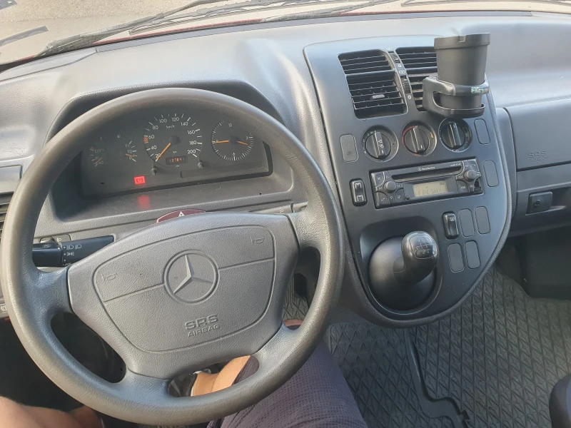 Mercedes-Benz Vito 2, 3 tdi 100 hp Без ръжда!!! Реални км!, снимка 13 - Бусове и автобуси - 47537558