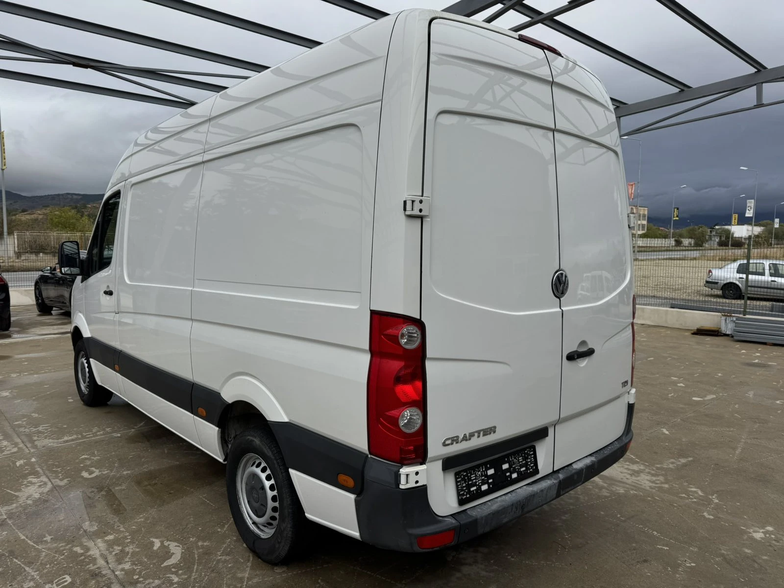 VW Crafter 2.0* 136ps* 6ск* НАВИ* КЛИМА* ПАРКТРОНИК - изображение 3
