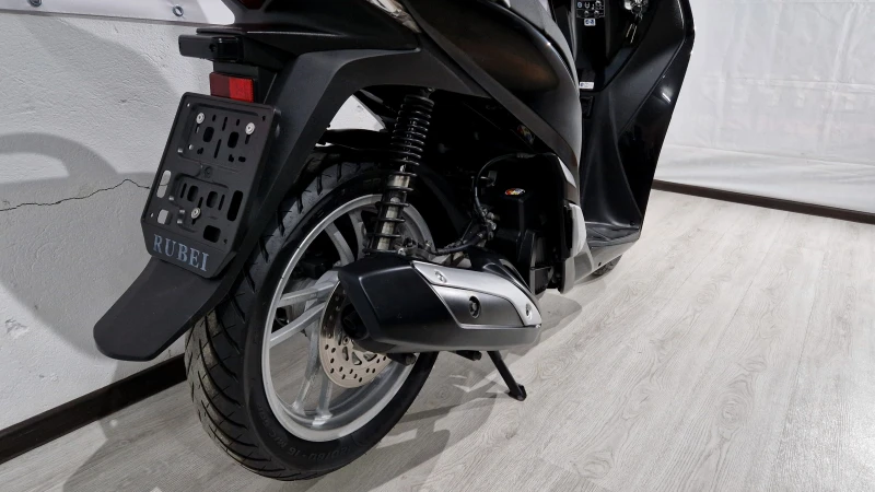 Honda Sh 125cci 2015г.!ABS!Start-Stop! 3Броя !, снимка 14 - Мотоциклети и мототехника - 48484797