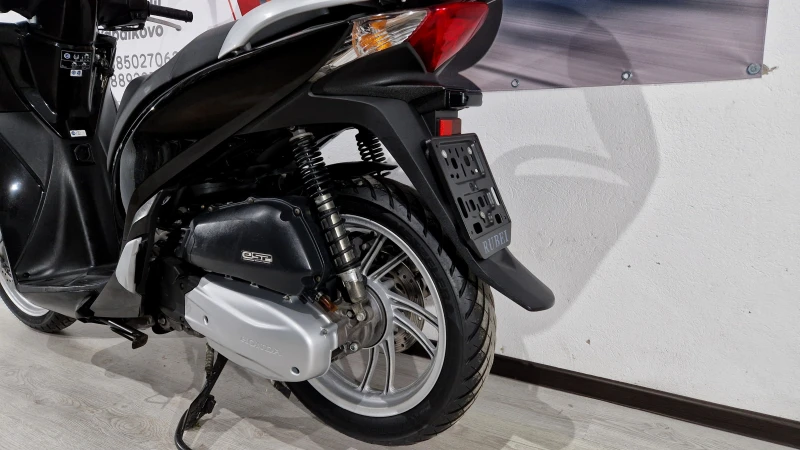 Honda Sh 125cci 2015г.!ABS!Start-Stop! 3Броя !, снимка 6 - Мотоциклети и мототехника - 48484797