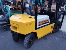      Komatsu  2000  