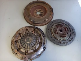 Маховик със съединител Пежо 207SW 1.6хди 