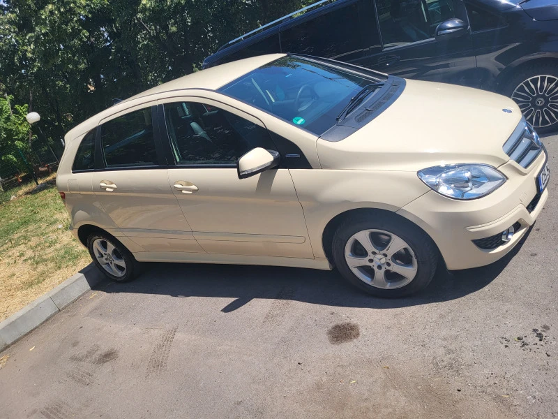 Mercedes-Benz B 180 Фабричен Метан, снимка 2 - Автомобили и джипове - 46634996