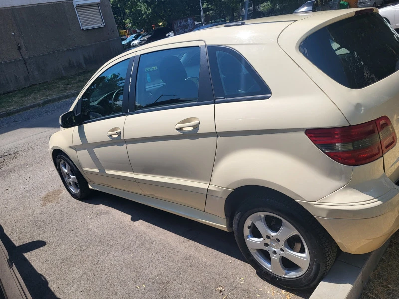 Mercedes-Benz B 180 Фабричен Метан, снимка 5 - Автомобили и джипове - 46634996