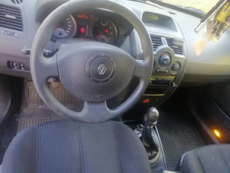 Renault Megane Megan, снимка 3 - Автомобили и джипове - 47249198