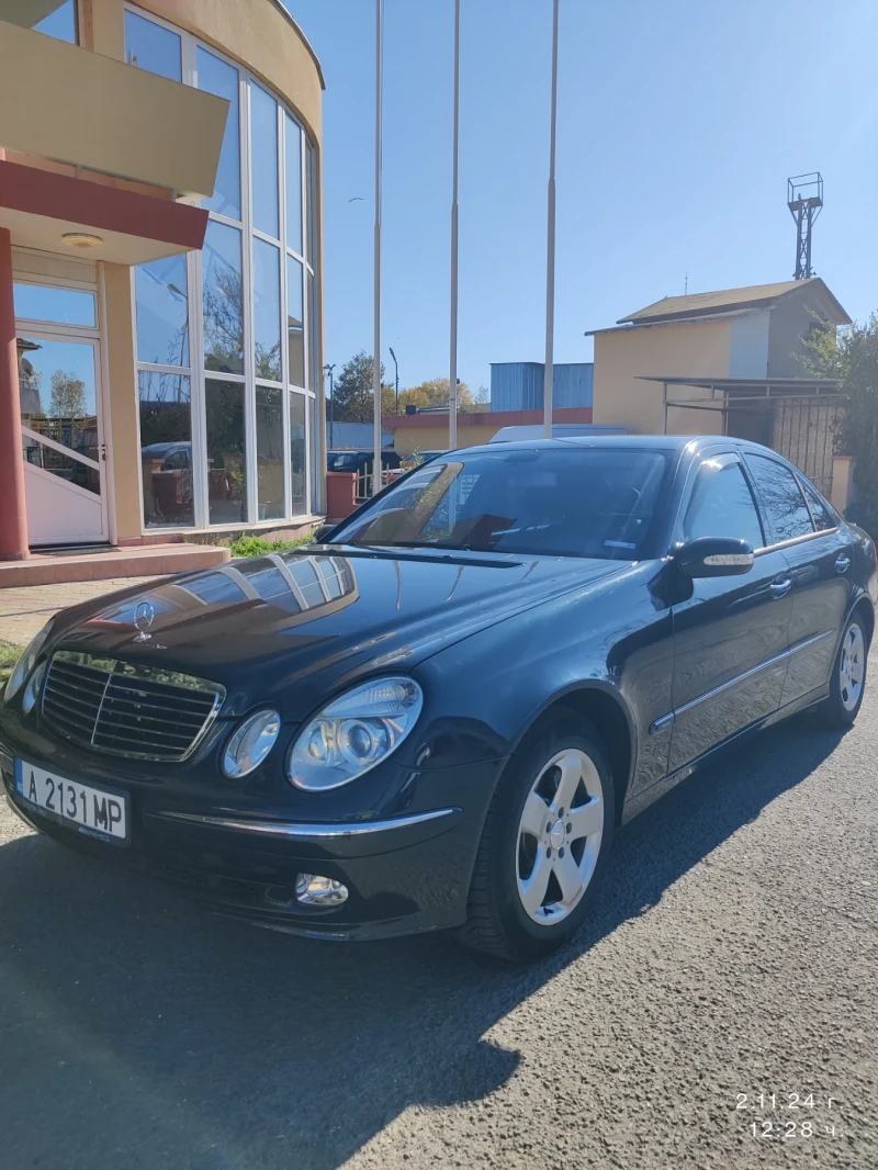 Mercedes-Benz E 220, снимка 1 - Автомобили и джипове - 48035571