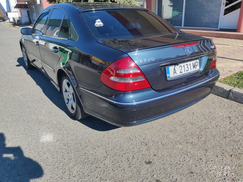 Mercedes-Benz E 220, снимка 4 - Автомобили и джипове - 48035571