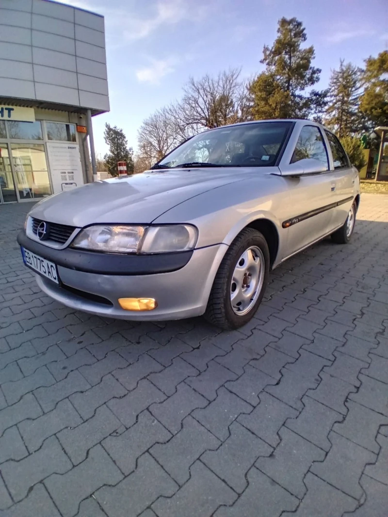 Opel Vectra 1.8i 16v ЗИМНИ ГУМИ ВСИЧКО ПЛАТЕНО , снимка 3 - Автомобили и джипове - 48226281