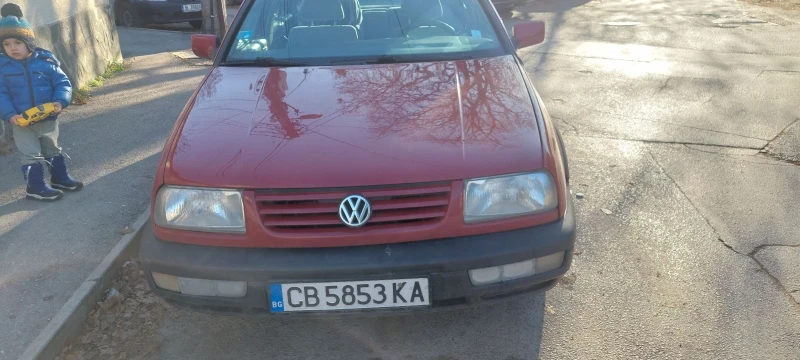 VW Vento 1.8 Моно, снимка 7 - Автомобили и джипове - 48409834