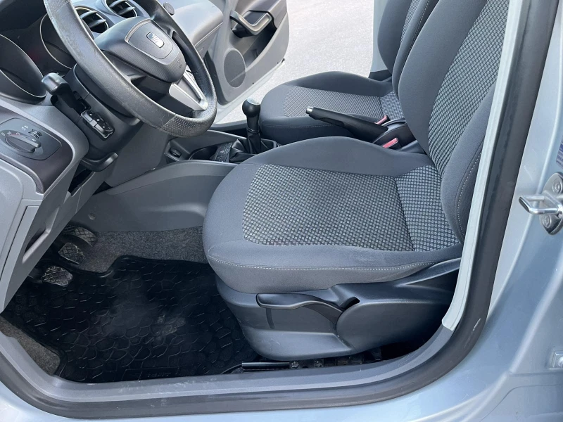 Seat Ibiza 1.2I 75кс. EURO 4 КЛИМАТИК , снимка 8 - Автомобили и джипове - 50112142