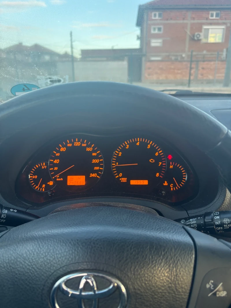 Toyota Avensis, снимка 6 - Автомобили и джипове - 52382287