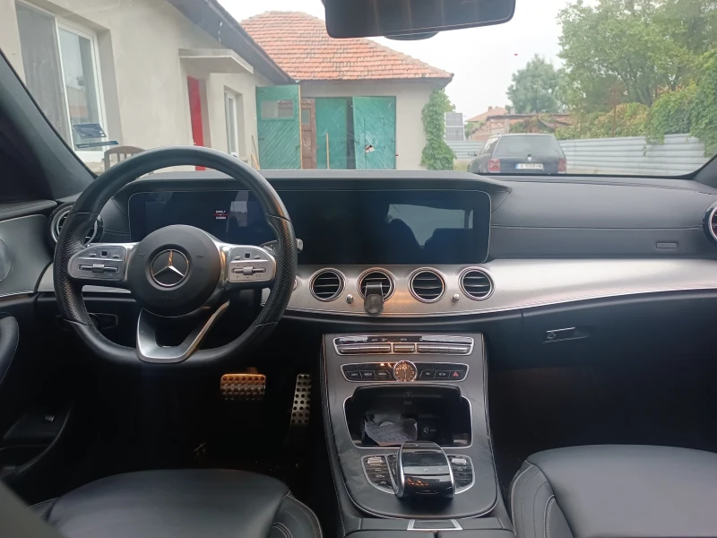 Mercedes-Benz E 200, снимка 4 - Автомобили и джипове - 52342637