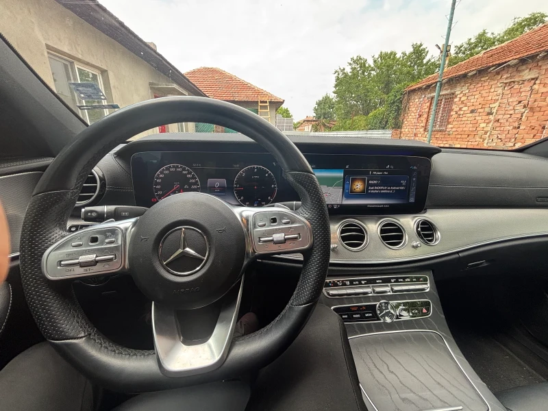 Mercedes-Benz E 200, снимка 7 - Автомобили и джипове - 52342637