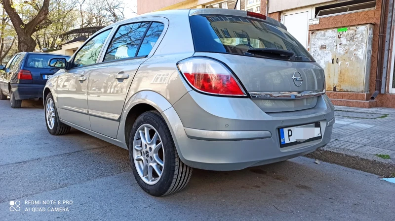 Opel Astra 1.9 CDTI, снимка 10 - Автомобили и джипове - 53285017