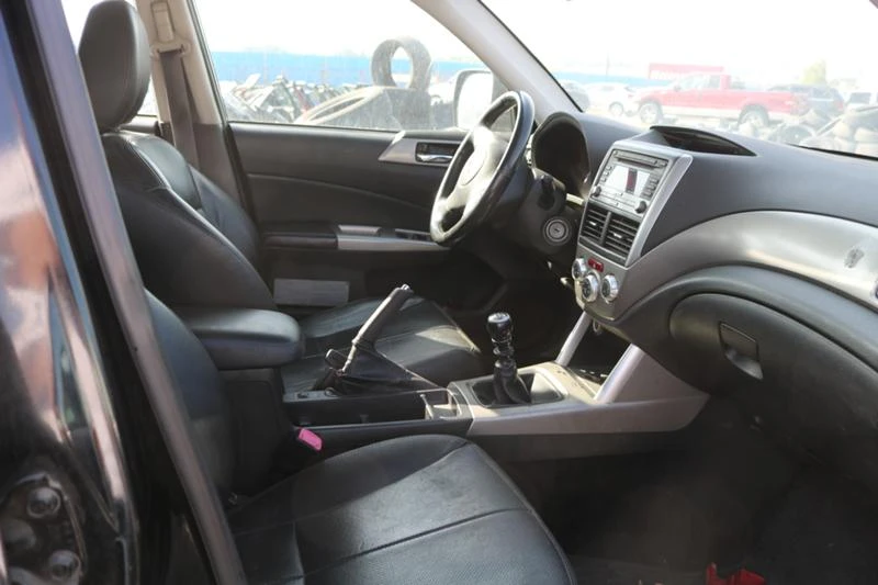 Subaru Forester 2.0 D, снимка 12 - Автомобили и джипове - 36911635