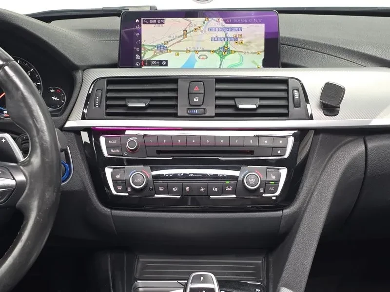 BMW 320 i - САМО 30% АВАНС, снимка 13 - Автомобили и джипове - 56304494