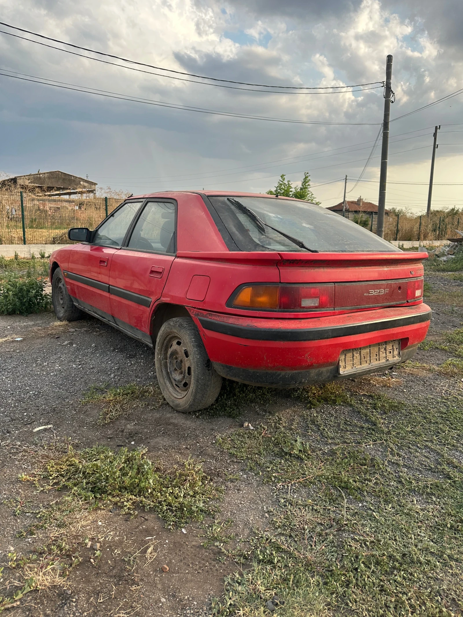 Mazda 323 323F 1.6 90 k.с. - изображение 2